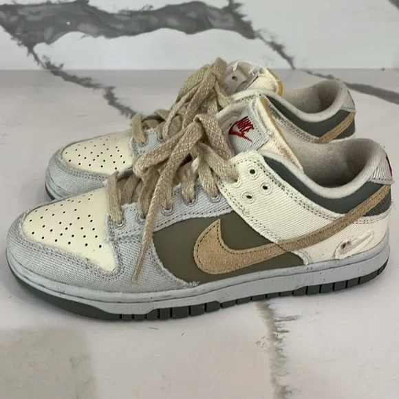 Women’s Nike Dunk Low - Picture 3 of 5